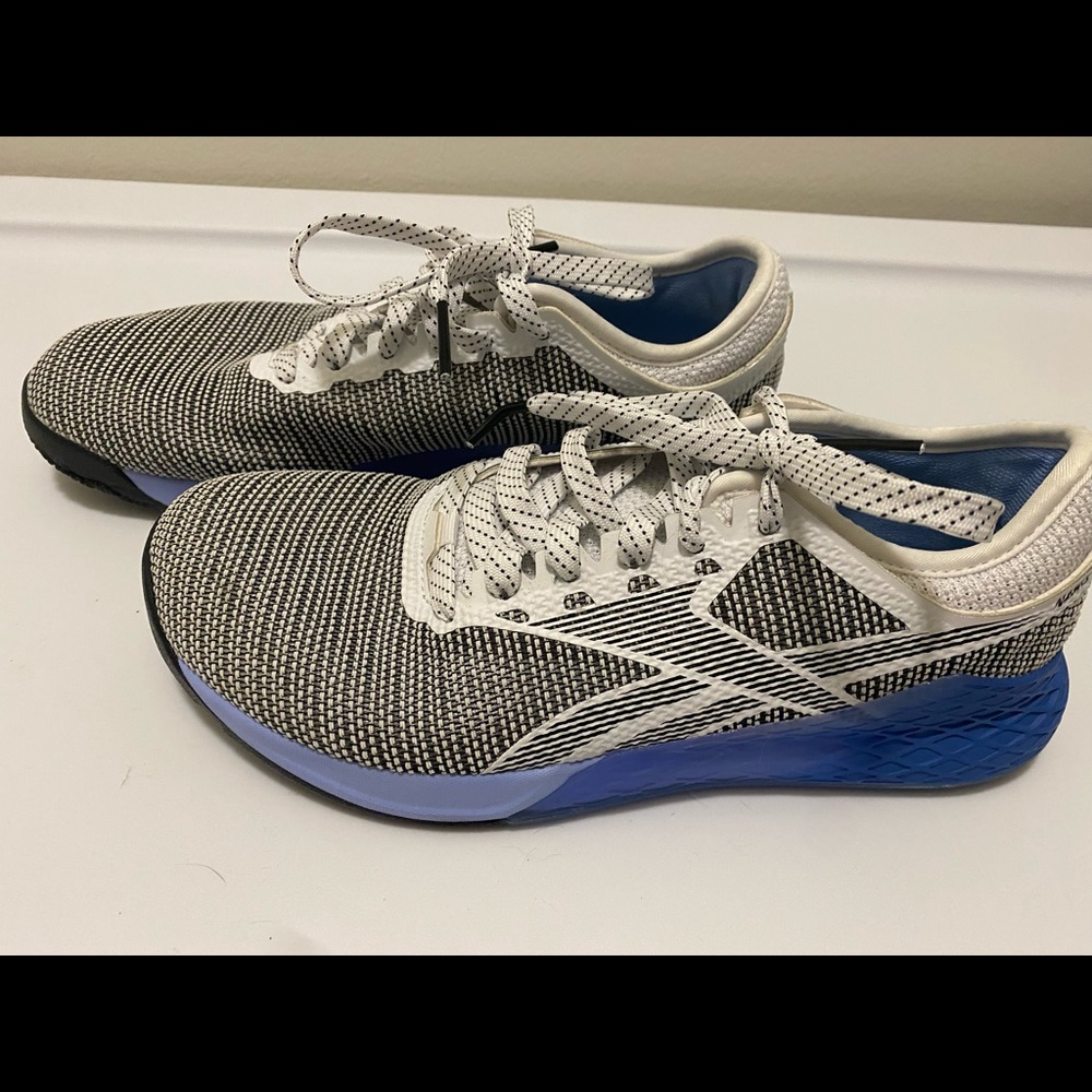 Womens 8.5 Reebok Nano CrossFit sneakers! Great condition!!